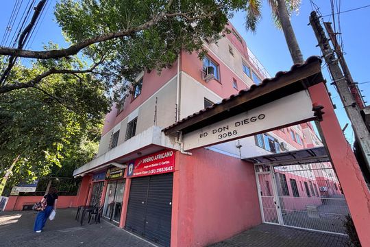 Fachada de apartamento à venda com 2 quartos, 65m² em Teresópolis, Porto Alegre