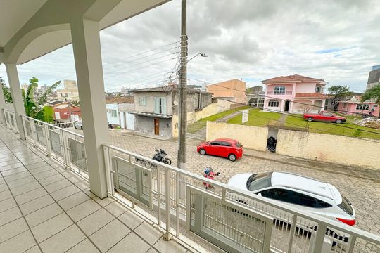 Varanda de casa para alugar com 4 quartos, 500m² em Ipiranga, São José