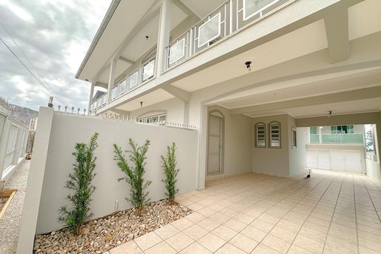 Garagem de casa para alugar com 4 quartos, 500m² em Ipiranga, São José