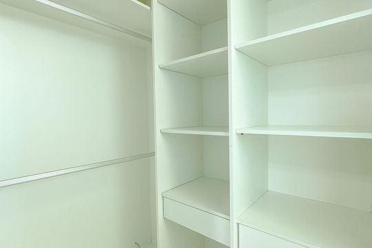 Closet de casa para alugar com 4 quartos, 500m² em Ipiranga, São José