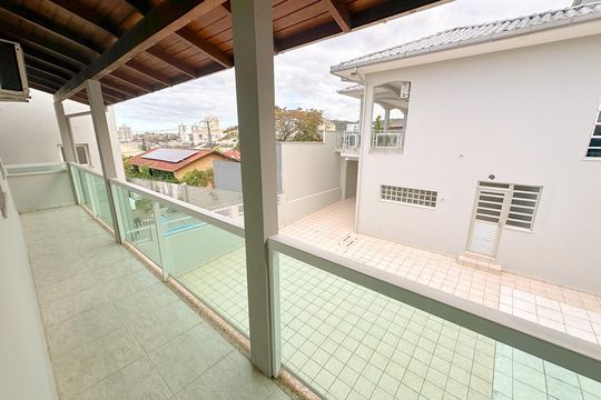 Varanda de casa para alugar com 4 quartos, 500m² em Ipiranga, São José