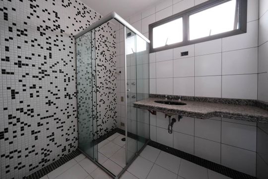 Banheiro da Suíte de apartamento à venda com 3 quartos, 124m² em Vila Mesquita, São Paulo