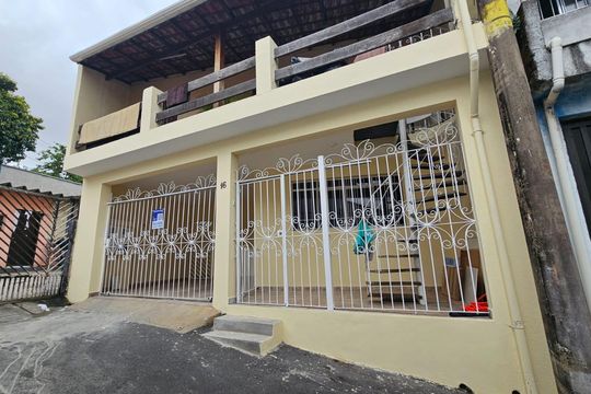 Fachada de casa para alugar com 3 quartos, 200m² em Vila Ré, São Paulo