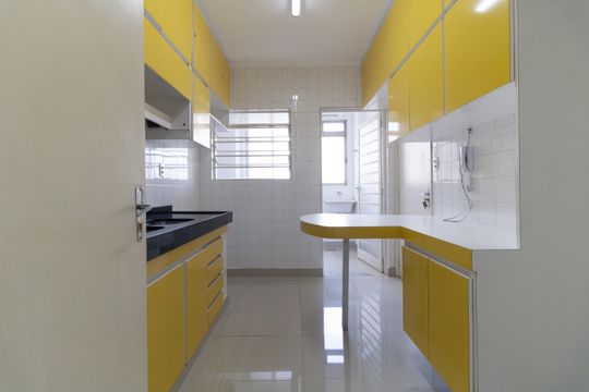 Cozinha  de apartamento para alugar com 2 quartos, 100m² em Aclimação, São Paulo