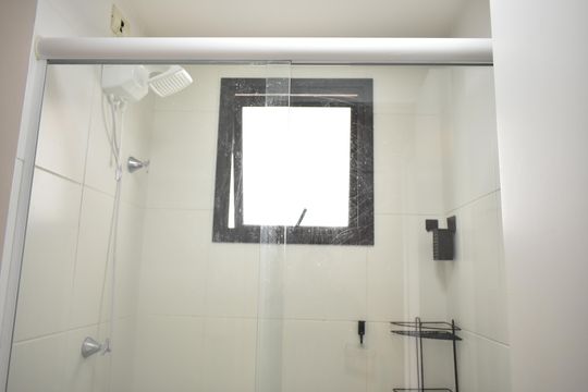 Banheiro de apartamento para alugar com 1 quarto, 31m² em Mirandópolis, São Paulo