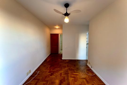 Sala de apartamento à venda com 2 quartos, 65m² em Laranjeiras, Rio de Janeiro