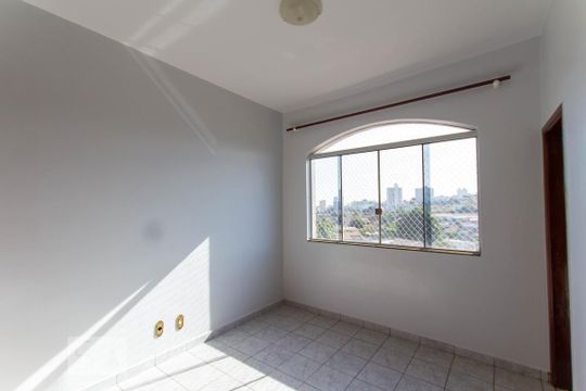 Apartamento para alugar com 3 quartos, 120m² em Setor Sul, Goiânia