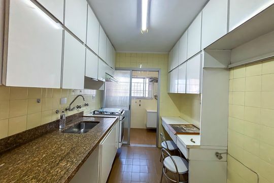 Cozinha de apartamento para alugar com 2 quartos, 97m² em Pinheiros, São Paulo