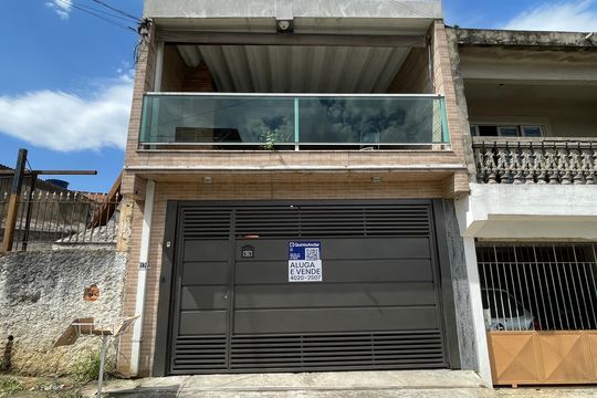 Fachada+Placa de casa para alugar com 6 quartos, 140m² em Parque Guarani, São Paulo