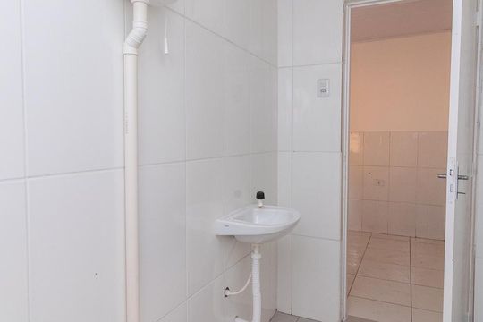 Banheiro de casa para alugar com 1 quarto, 70m² em Vila Buenos Aires, São Paulo