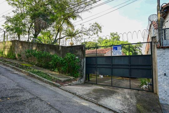 Fachada de casa à venda com 3 quartos, 95m² em Parque Monte Alegre, Taboão da Serra