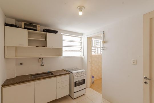Cozinha de apartamento à venda com 2 quartos, 81m² em Vila Nova Conceição, São Paulo