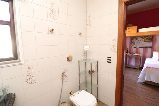 Banheiro da Suíte 2 de apartamento à venda com 4 quartos, 350m² em Cacuia, Rio de Janeiro