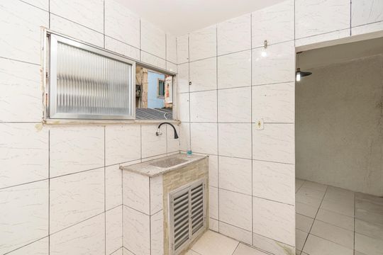 Cozinha de casa para alugar com 1 quarto, 50m² em Irajá, Rio de Janeiro