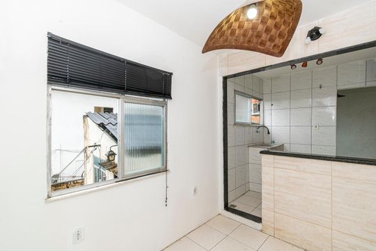 Casa para alugar com 1 quarto, 50m² em Irajá, Rio de Janeiro