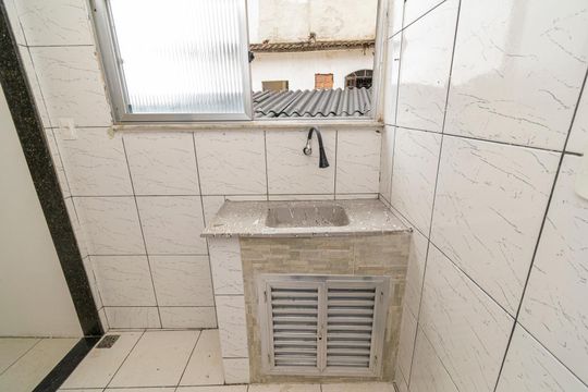 Cozinha de casa para alugar com 1 quarto, 50m² em Irajá, Rio de Janeiro