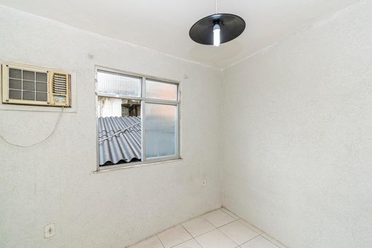 Quarto de casa para alugar com 1 quarto, 50m² em Irajá, Rio de Janeiro