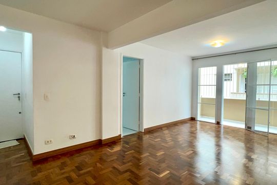 Sala de apartamento à venda com 2 quartos, 77m² em Vila Madalena, São Paulo