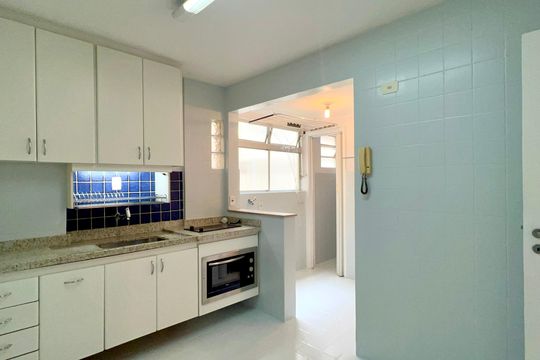 Cozinha de apartamento à venda com 2 quartos, 77m² em Vila Madalena, São Paulo