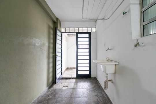 Área de serviço de casa à venda com 7 quartos, 236m² em Jardim Oriental, São Paulo