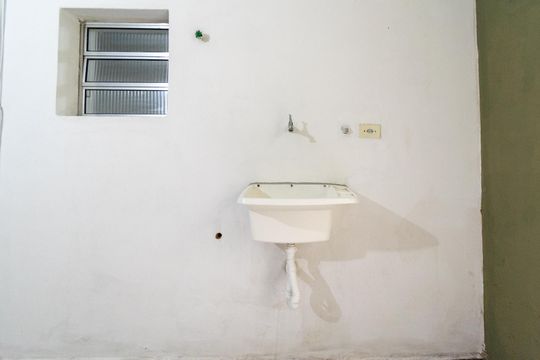 Kitnet 3 Área de Serviço de casa para alugar com 7 quartos, 236m² em Jardim Oriental, São Paulo