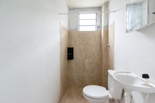 Kitnet 6 Banheiro  de casa para alugar com 7 quartos, 236m² em Jardim Oriental, São Paulo