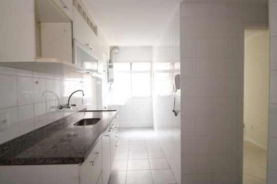 Cozinha de apartamento para alugar com 3 quartos, 94m² em Freguesia (jacarepaguá), Rio de Janeiro