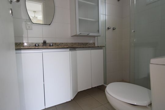 Banheiro da suíte de apartamento para alugar com 3 quartos, 94m² em Freguesia (jacarepaguá), Rio de Janeiro