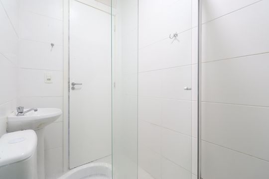 Banheiro de apartamento para alugar com 1 quarto, 35m² em Luz, São Paulo