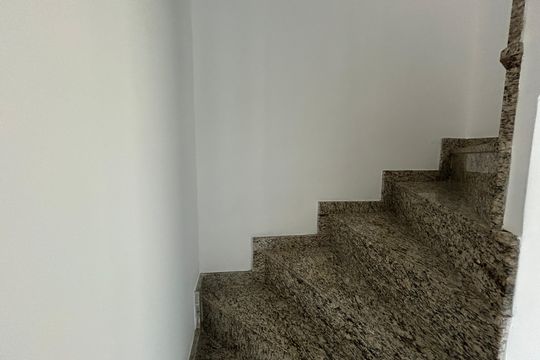 Escada da entrada de casa para alugar com 3 quartos, 120m² em Cachambi, Rio de Janeiro