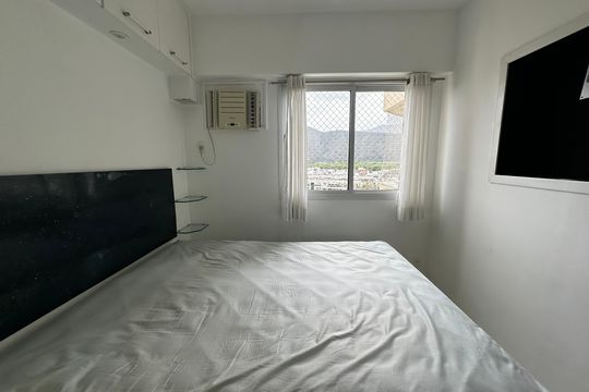 Quarto  de apartamento para alugar com 2 quartos, 70m² em Recreio dos Bandeirantes, Rio de Janeiro