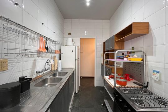 Cozinha de apartamento para alugar com 3 quartos, 70m² em Copacabana, Rio de Janeiro