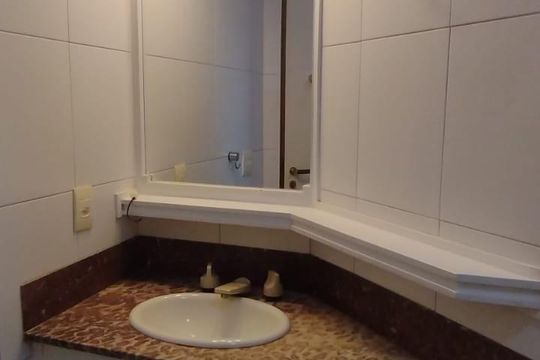 Banheiro de apartamento para alugar com 1 quarto, 45m² em Itaim Bibi, São Paulo