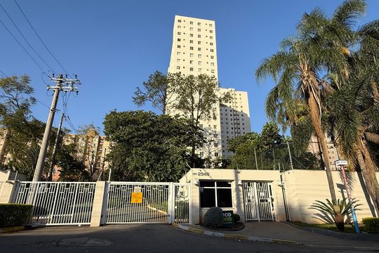 Fachada  de apartamento para alugar com 2 quartos, 49m² em Centro, Guarulhos