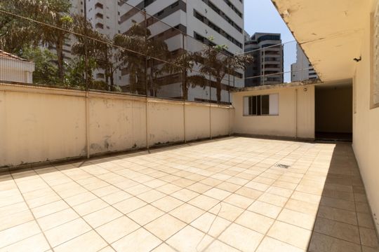 Quintal de casa para alugar com 5 quartos, 340m² em Liberdade, São Paulo