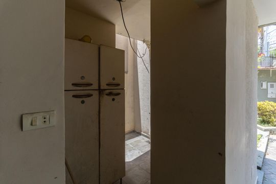 Garagem  de casa para alugar com 5 quartos, 340m² em Liberdade, São Paulo
