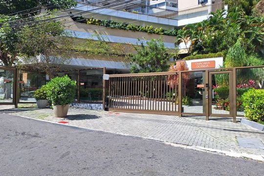 Fachada de apartamento para alugar com 3 quartos, 185m² em Ingá, Niterói