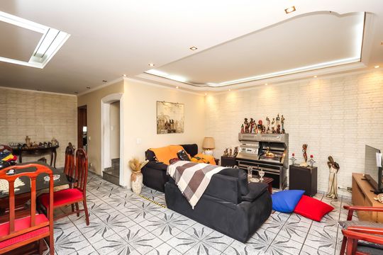 Casa para alugar com 3 quartos, 295m² em Cambuci, São Paulo