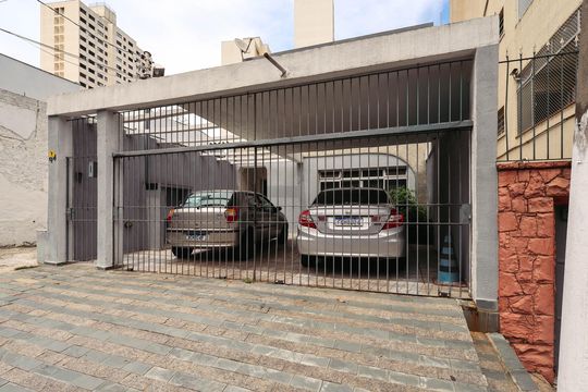 Fachada de casa para alugar com 3 quartos, 295m² em Cambuci, São Paulo