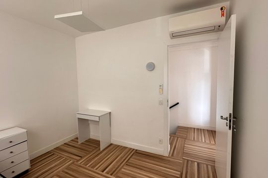 Quarto de apartamento para alugar com 2 quartos, 85m² em Vila Cordeiro, São Paulo