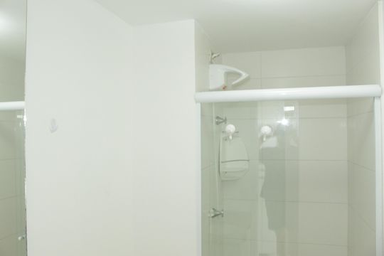 Banheiro Social de kitnet/studio à venda com 1 quarto, 26m² em Centro, São Paulo