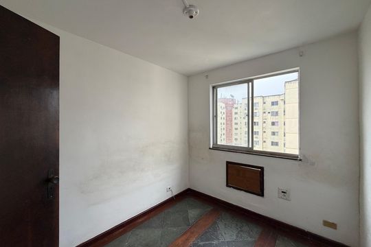 Quarto 1  de apartamento para alugar com 2 quartos, 60m² em Jacarepaguá, Rio de Janeiro