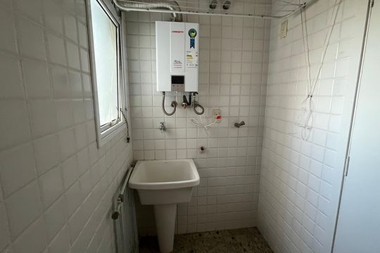 Área de serviço de apartamento para alugar com 2 quartos, 70m² em Chácara Primavera, Campinas