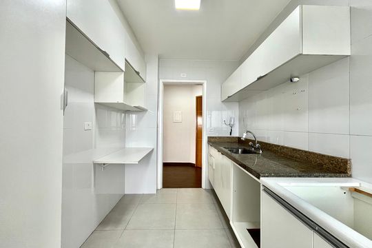 Cozinha de apartamento para alugar com 2 quartos, 70m² em Jardim Brasil (zona Sul), São Paulo