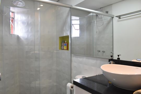 Banheiro do Studio de kitnet/studio para alugar com 1 quarto, 38m² em Centro Cívico, Curitiba