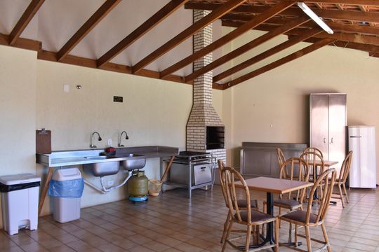 Área comum - Churrasqueira de kitnet/studio para alugar com 1 quarto, 38m² em Centro Cívico, Curitiba