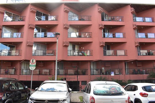 Fachada de kitnet/studio para alugar com 1 quarto, 38m² em Centro Cívico, Curitiba