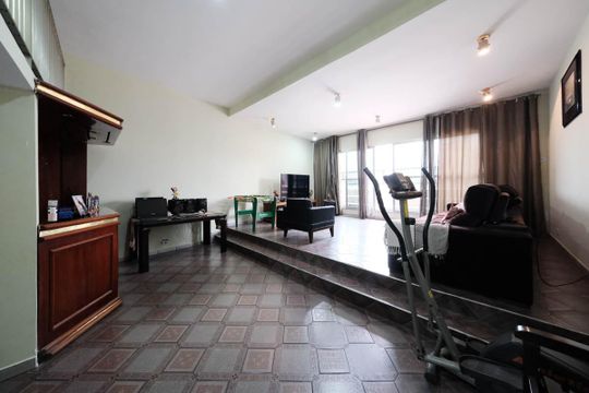Sala de casa à venda com 3 quartos, 200m² em Vila Euthalia, São Paulo