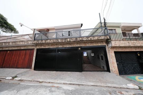 Fachada de casa para alugar com 3 quartos, 200m² em Vila Euthalia, São Paulo
