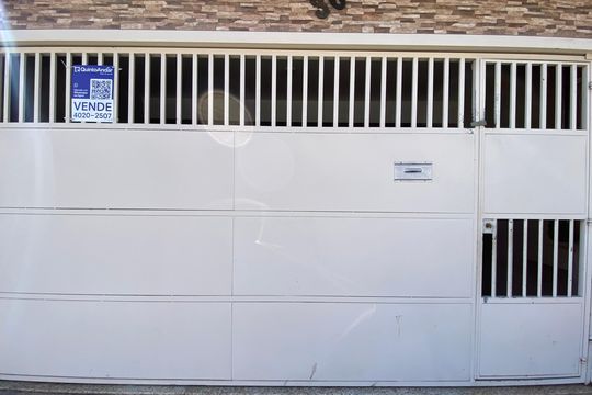 Fachada de casa à venda com 3 quartos, 200m² em Vila Ponte Rasa, São Paulo